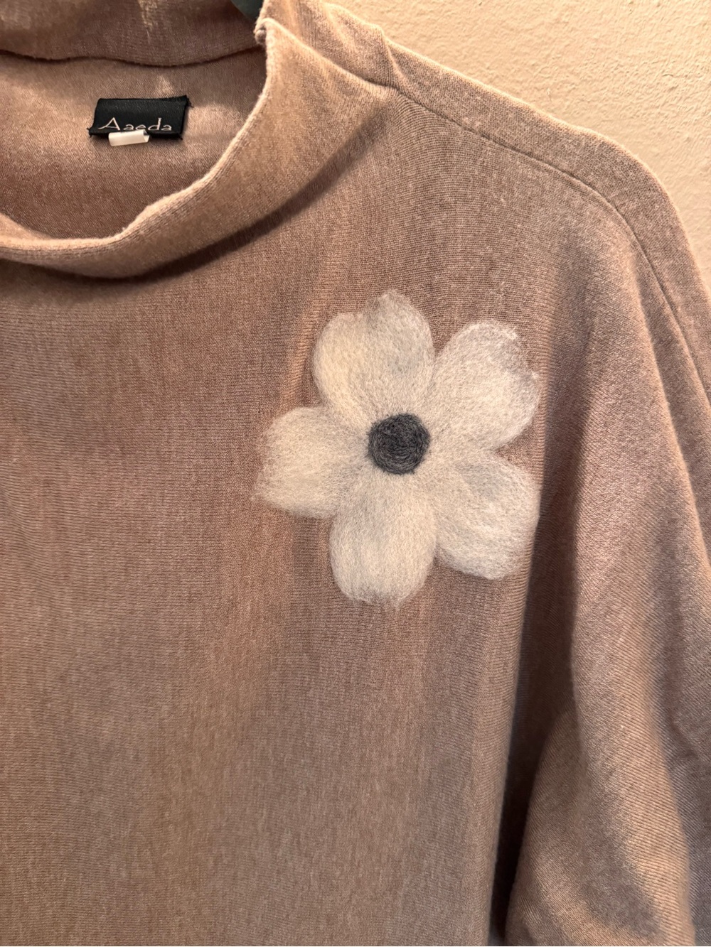 Cozy Floral Turtleneck Sweater - Picture 3 of 7